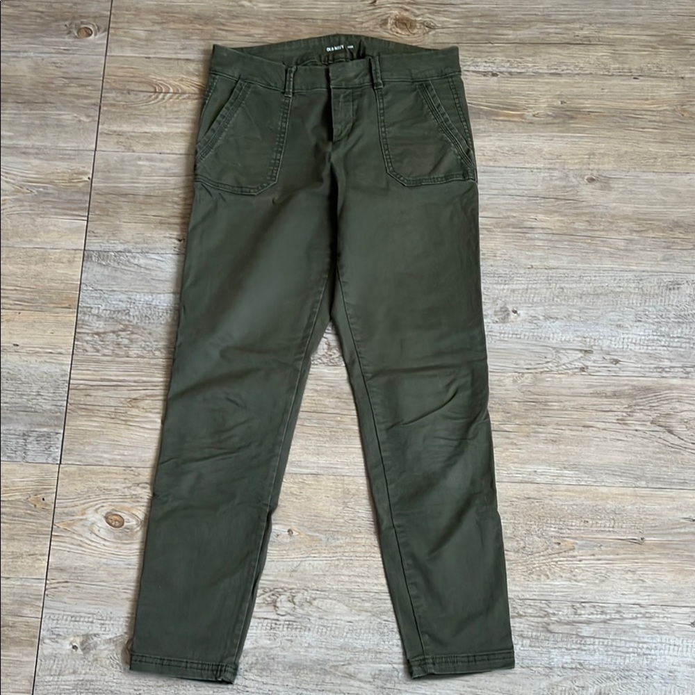 Old Navy Women's Ankle/Cropped Pants size 0 in Olive Green